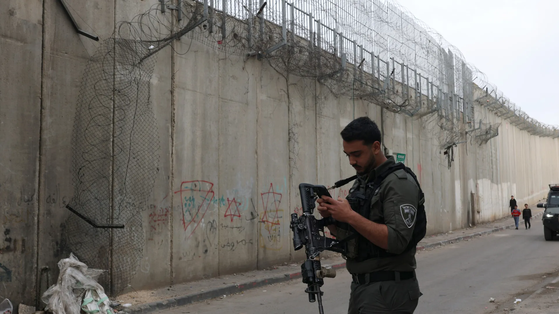
                    Mundo árabe acusa Israel de querer anexar Cisjordânia
                