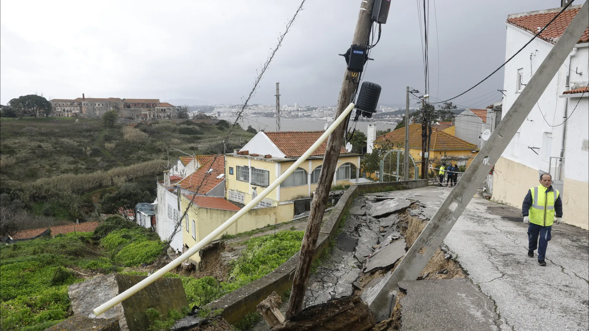 Almada apela: População deve afastar-se dos locais em risco de derrocadas