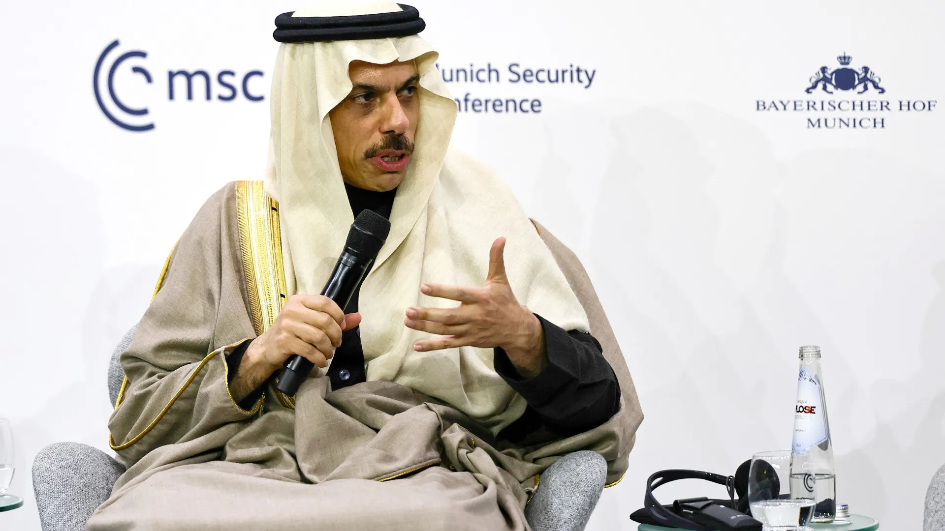 Arábia Saudita ameaça Irão com resposta militar por paciência ter limites