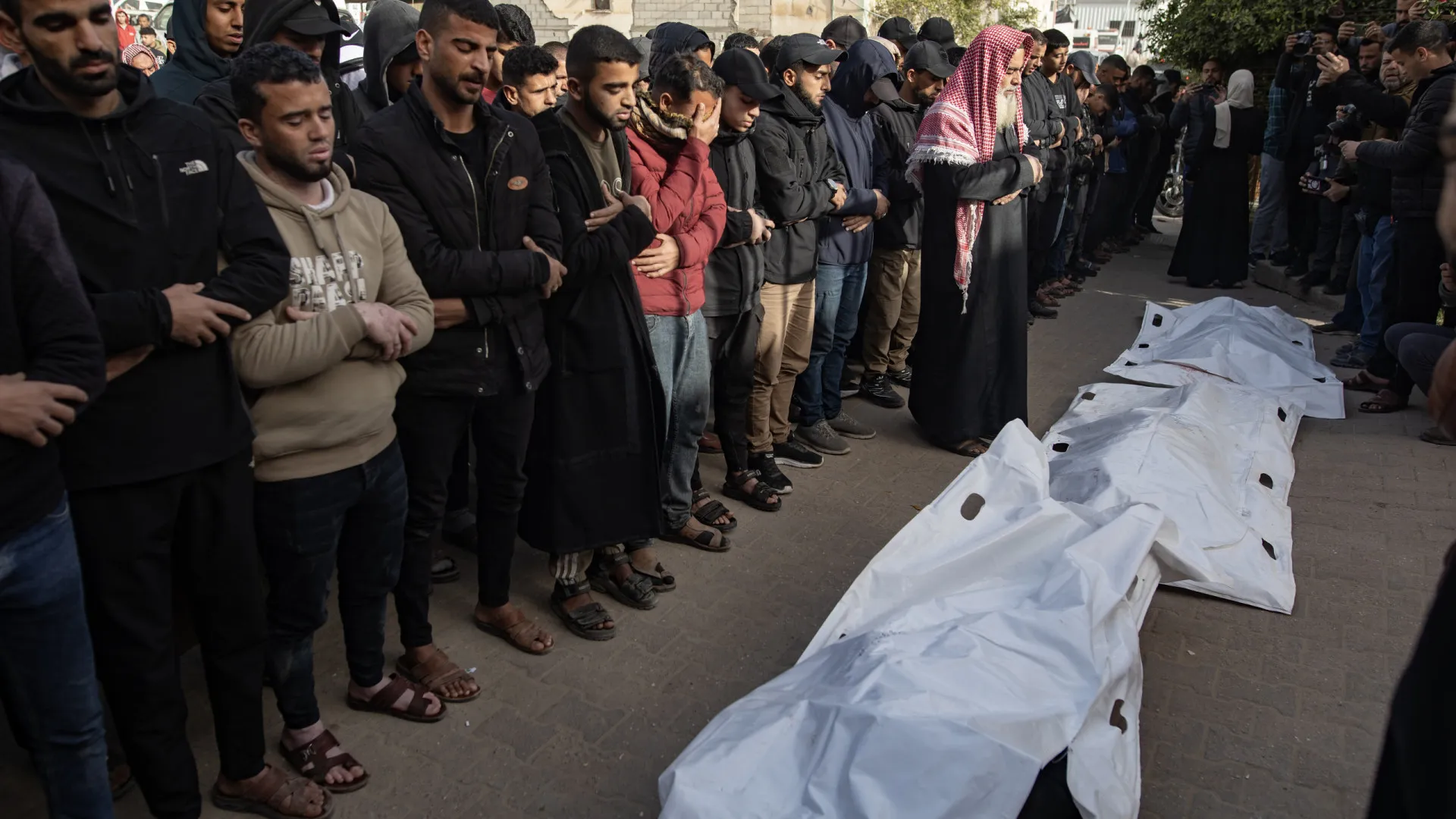 
                    Israel mata 12 palestinianos em Gaza, 601 desde cessar-fogo
                