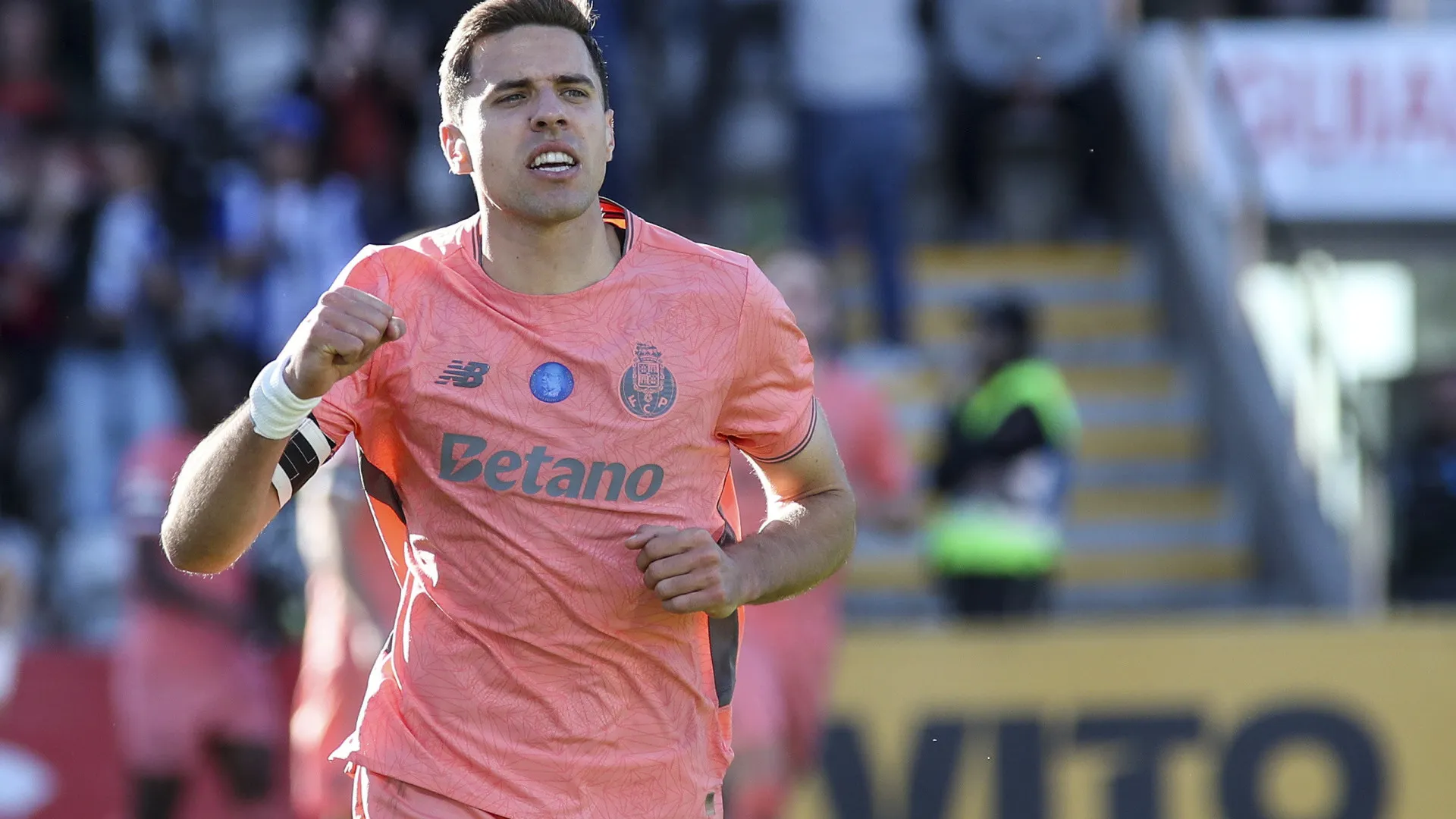 
                    'Reforço' de peso entra nas contas de Farioli para o Benfica-FC Porto
                