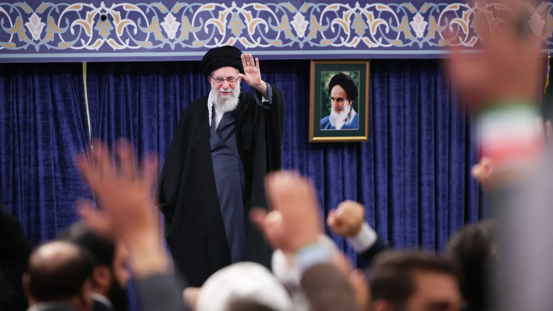 
                    Khamenei diz que Trump não destruirá a República Islâmica
                