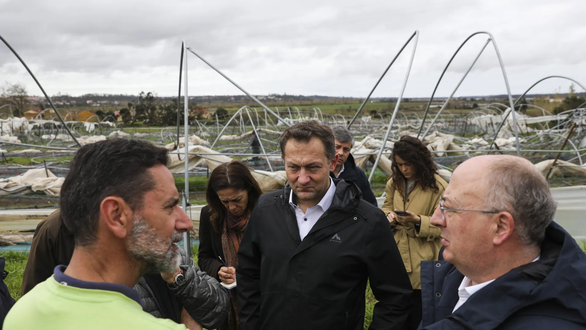 
                    Comissário europeu promete resposta rápida no apoio a Portugal
                