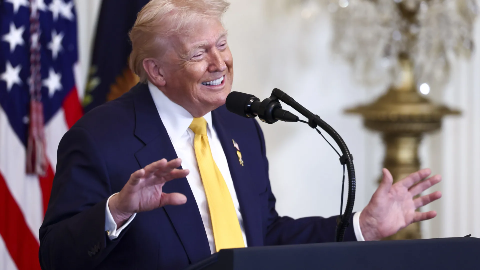 
                    Trump dá 10 dias para acordo com Teerão e admite consequências
                