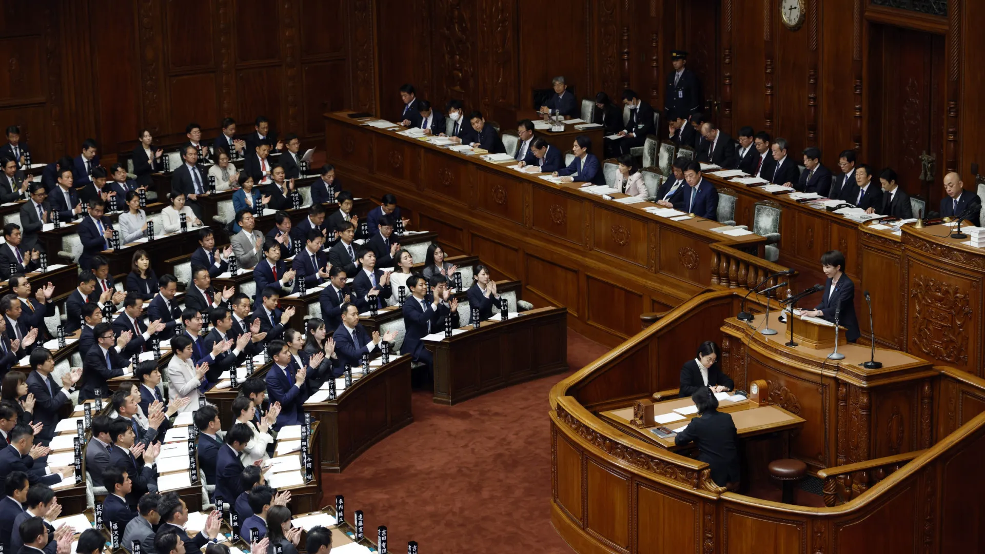 Câmara baixa do parlamento do Japão aprova novo orçamento recorde para defesa
