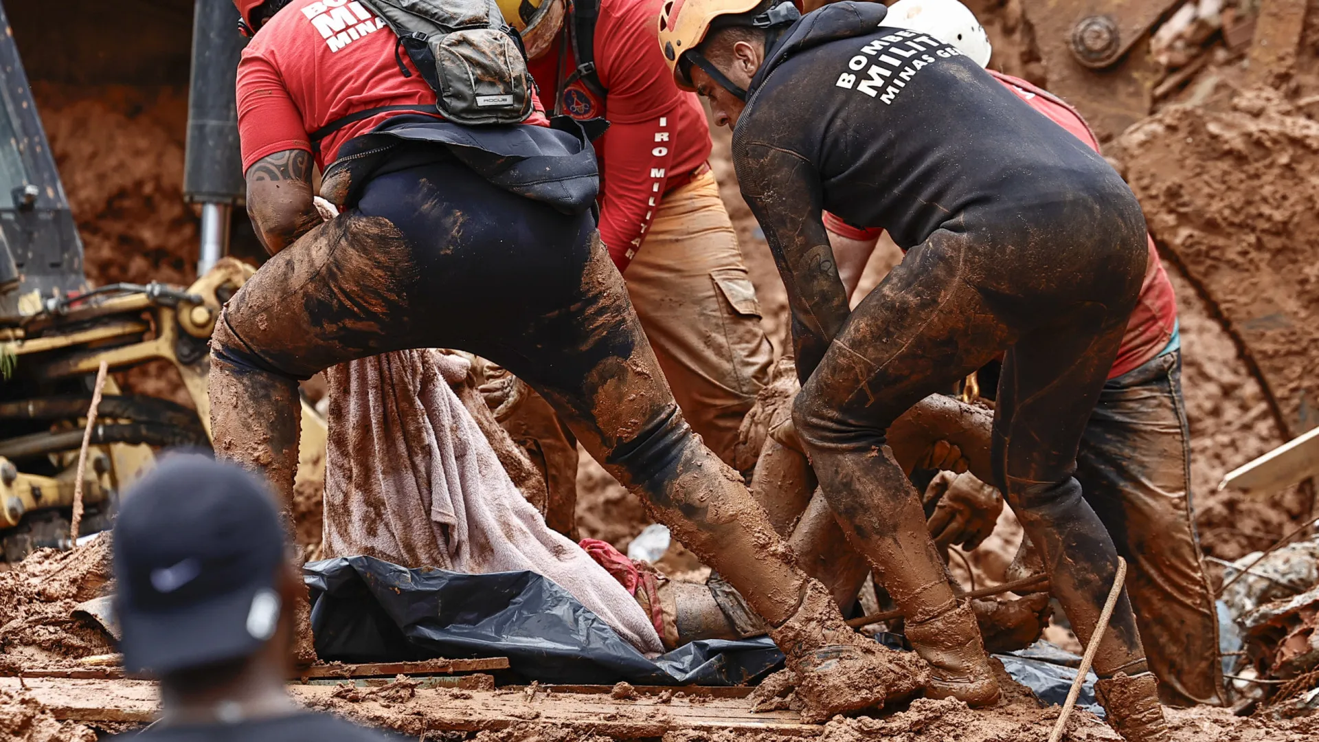 Sobe para 36 número de mortos devido a chuvas torrenciais no Brasil