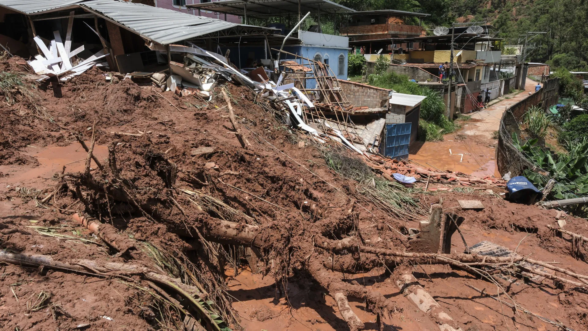 
                    Sobe para 46 número de mortos devido a chuvas torrenciais no Brasil
                