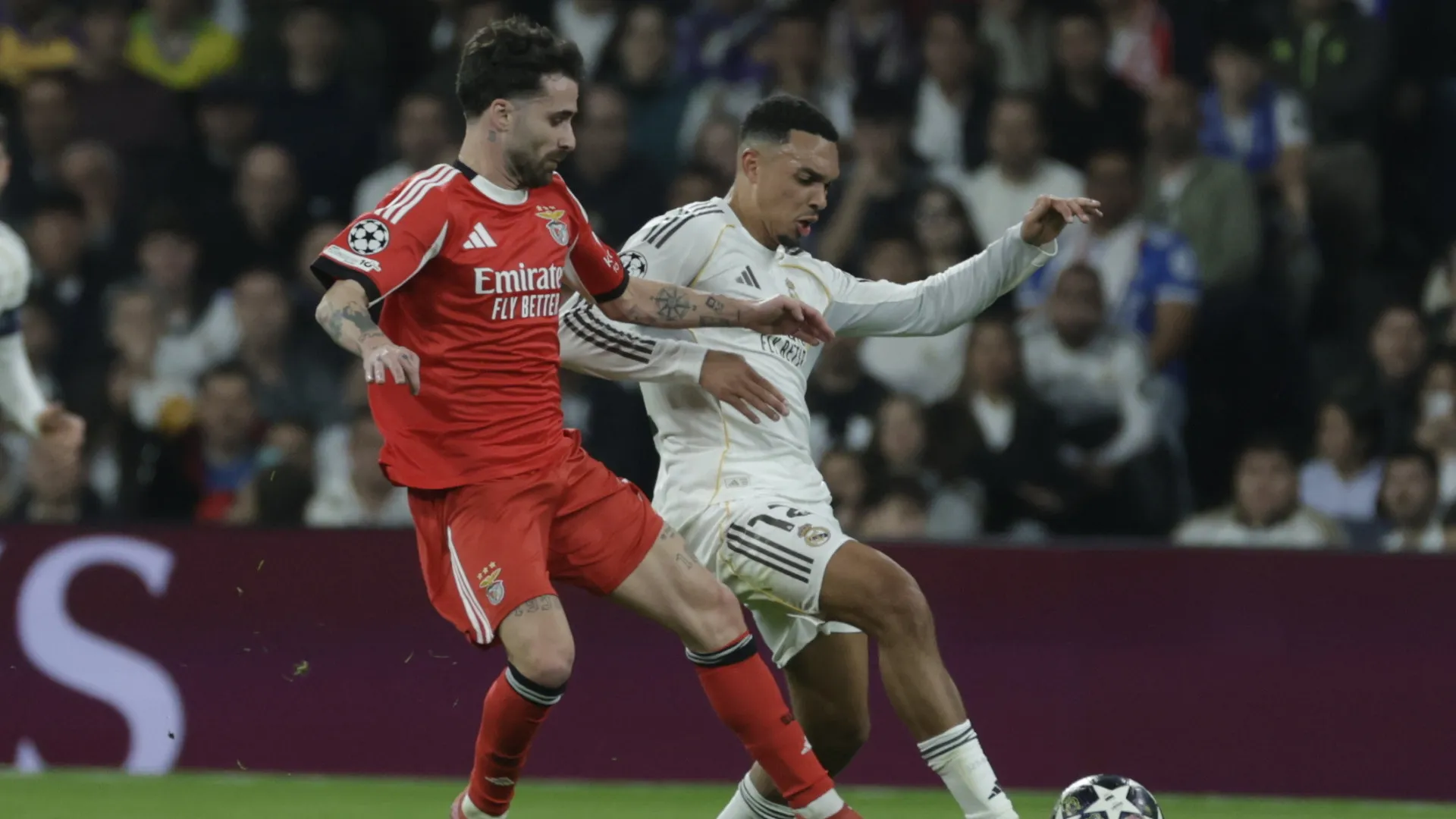 
                    Vinícius Jr. volta a ser dissabor e Benfica está fora da Champions
                