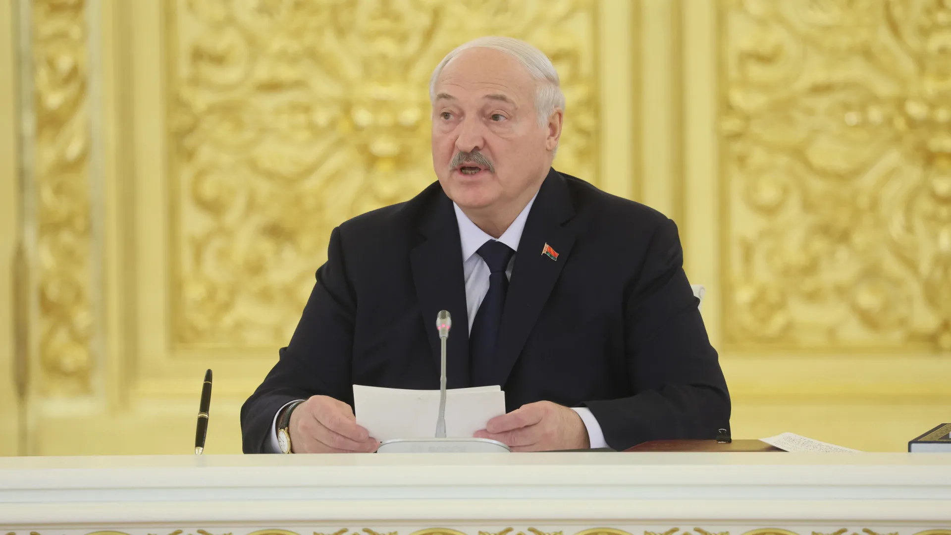 
                    Presidente bielorrusso reuniu-se com enviado dos Estados Unidos em Minsk
                