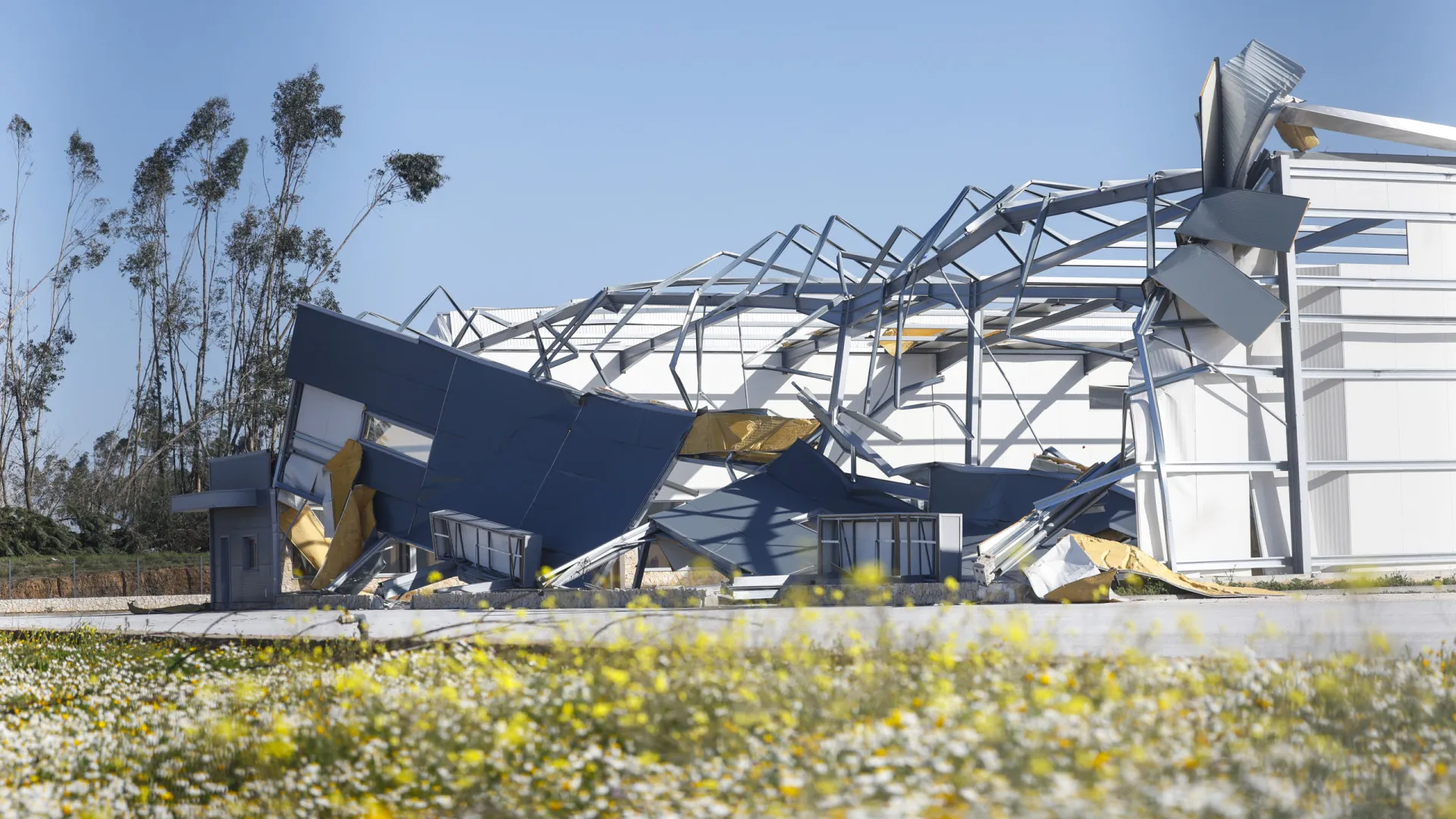 Seguradoras já pagaram 303 milhões em indemnizações devido ao mau tempo