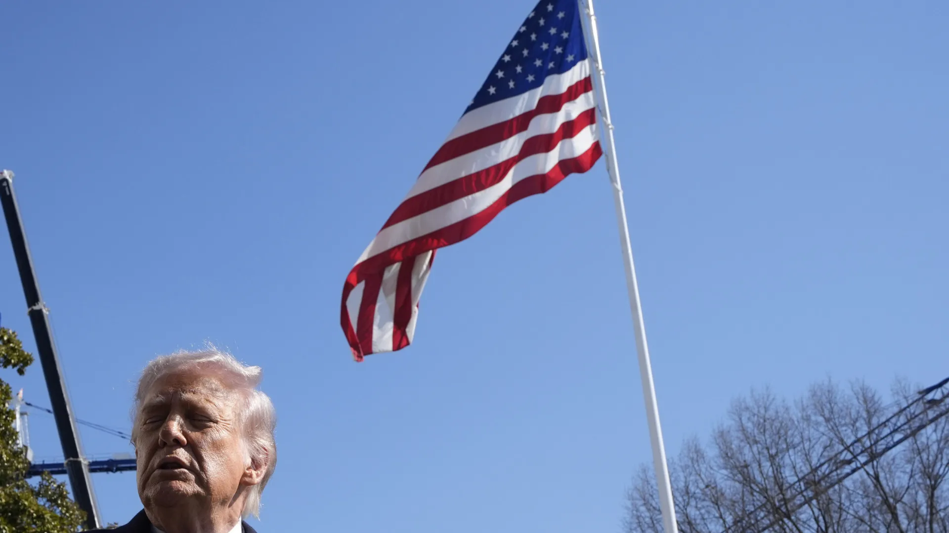 Trump avisa que ataque a embaixada dos EUA na Árábia Saudita terá resposta