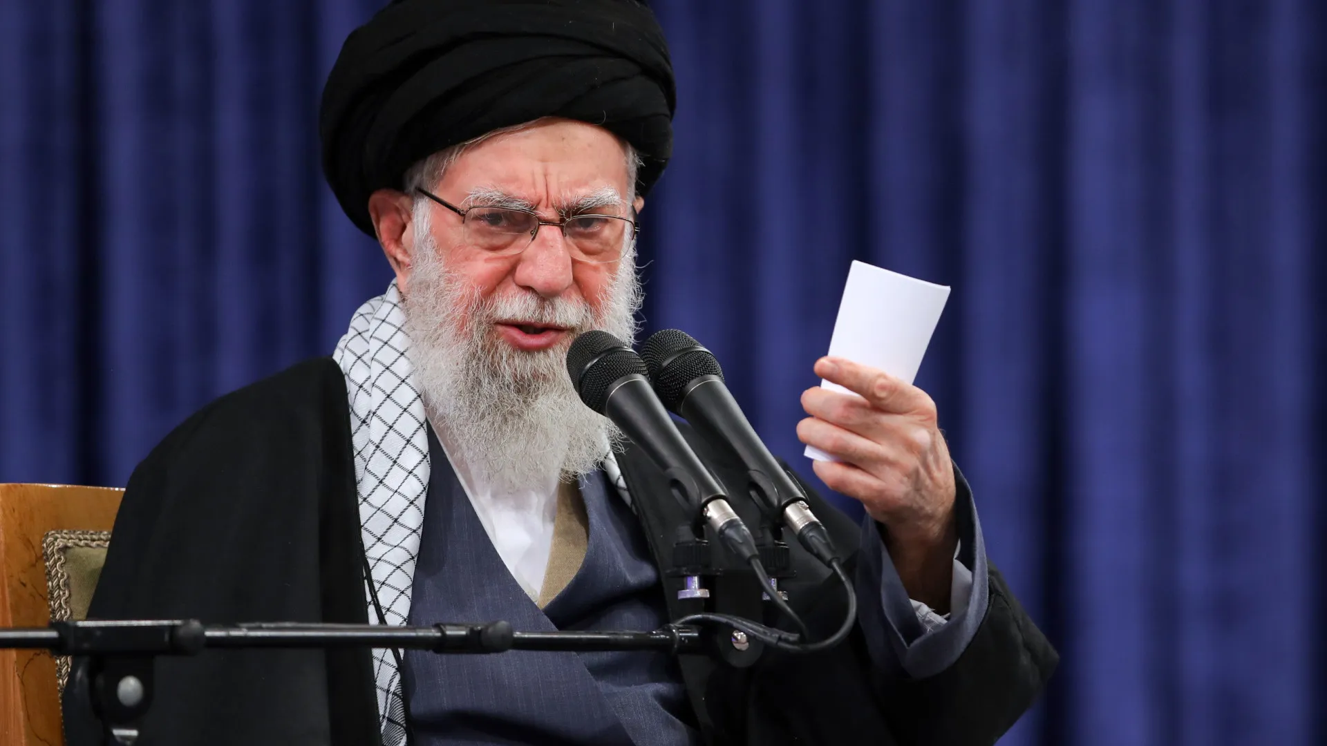 
                    Trump anuncia que Khamenei 