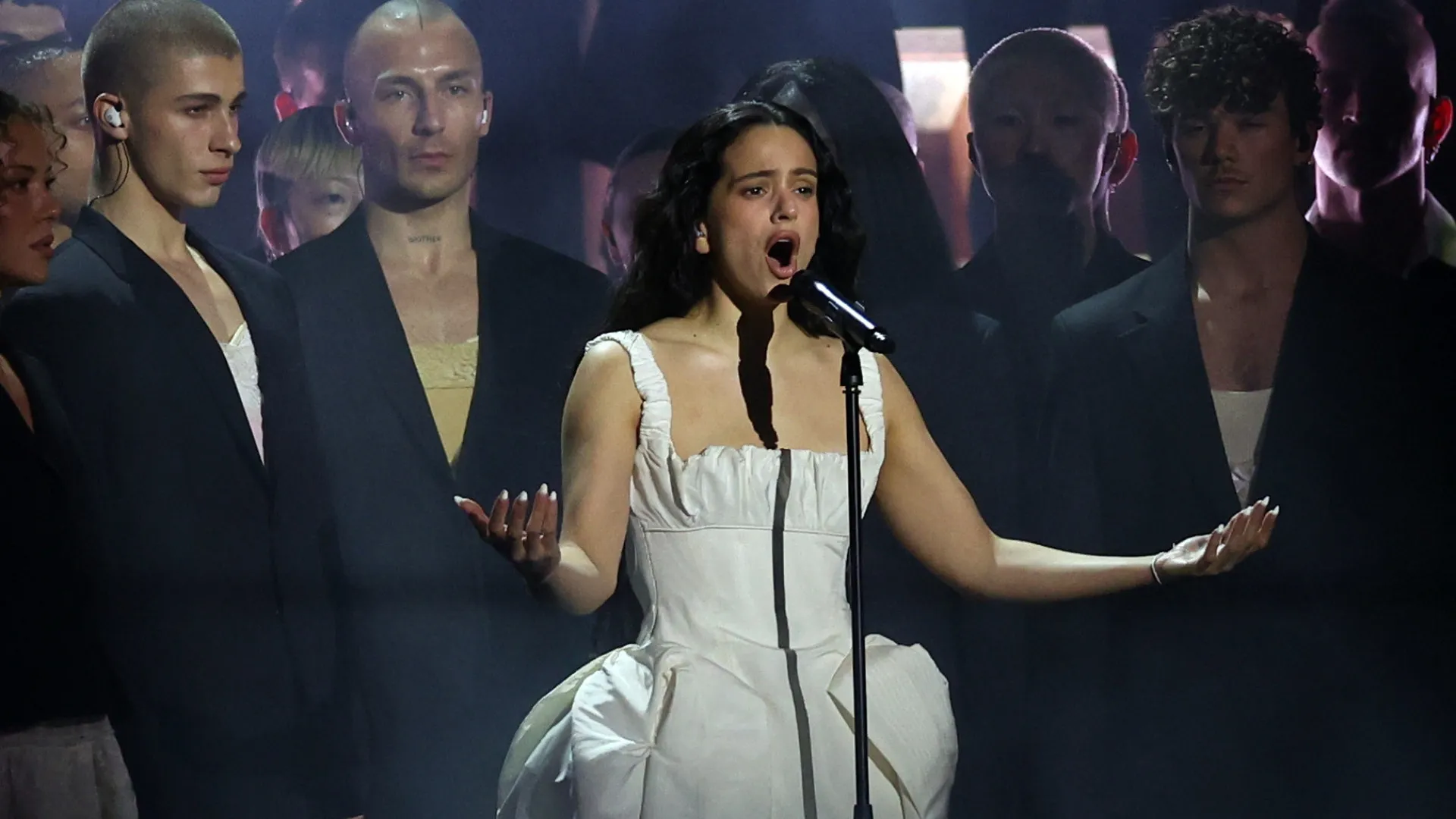 
                    Rosalía dá hoje em Lisboa primeiro concerto da digressão 