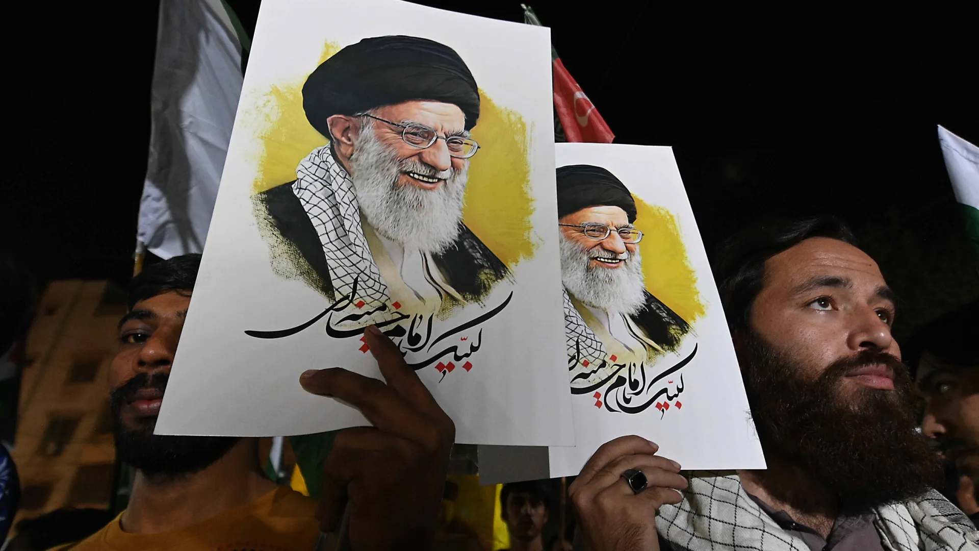 
                    China condena morte de Ali Khamenei e apela ao fim das ações militares
                