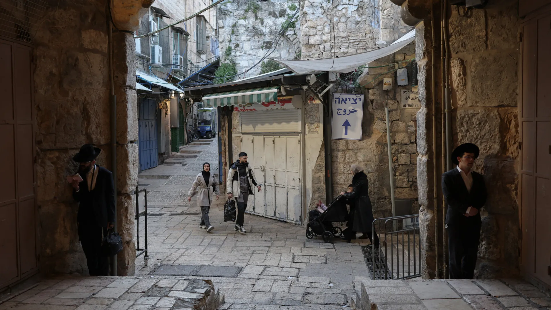 
                    Cidade Velha de Jerusalém atingida após ataque iraniano
                