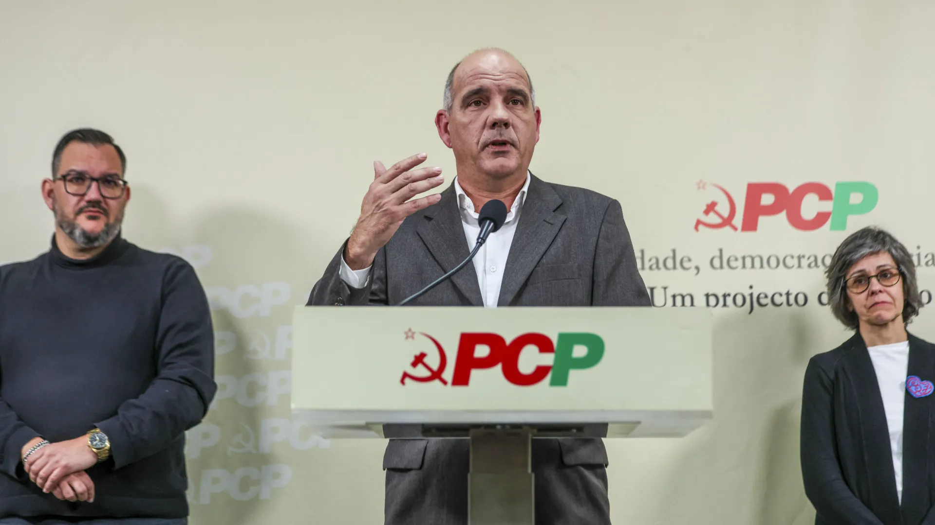 
                    Raimundo critica iranianos que celebraram e acusa Governo de 