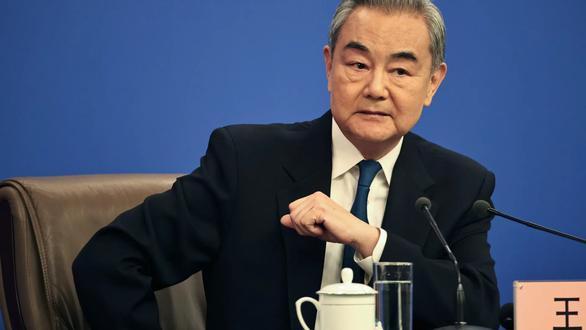 China e Paquistão reforçam coordenação e apelam a cessar-fogo no Irão