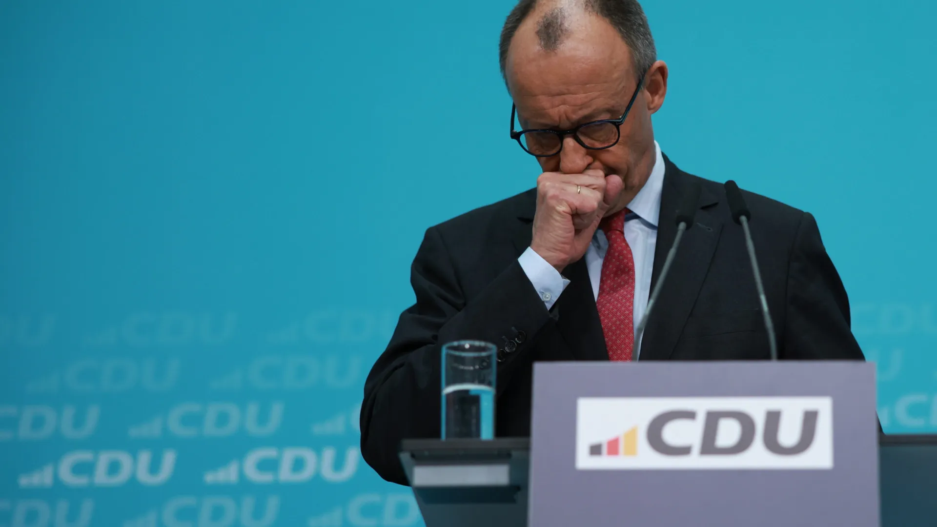 
                    Merz reitera cordão sanitário contra a extrema-direita na Alemanha
                