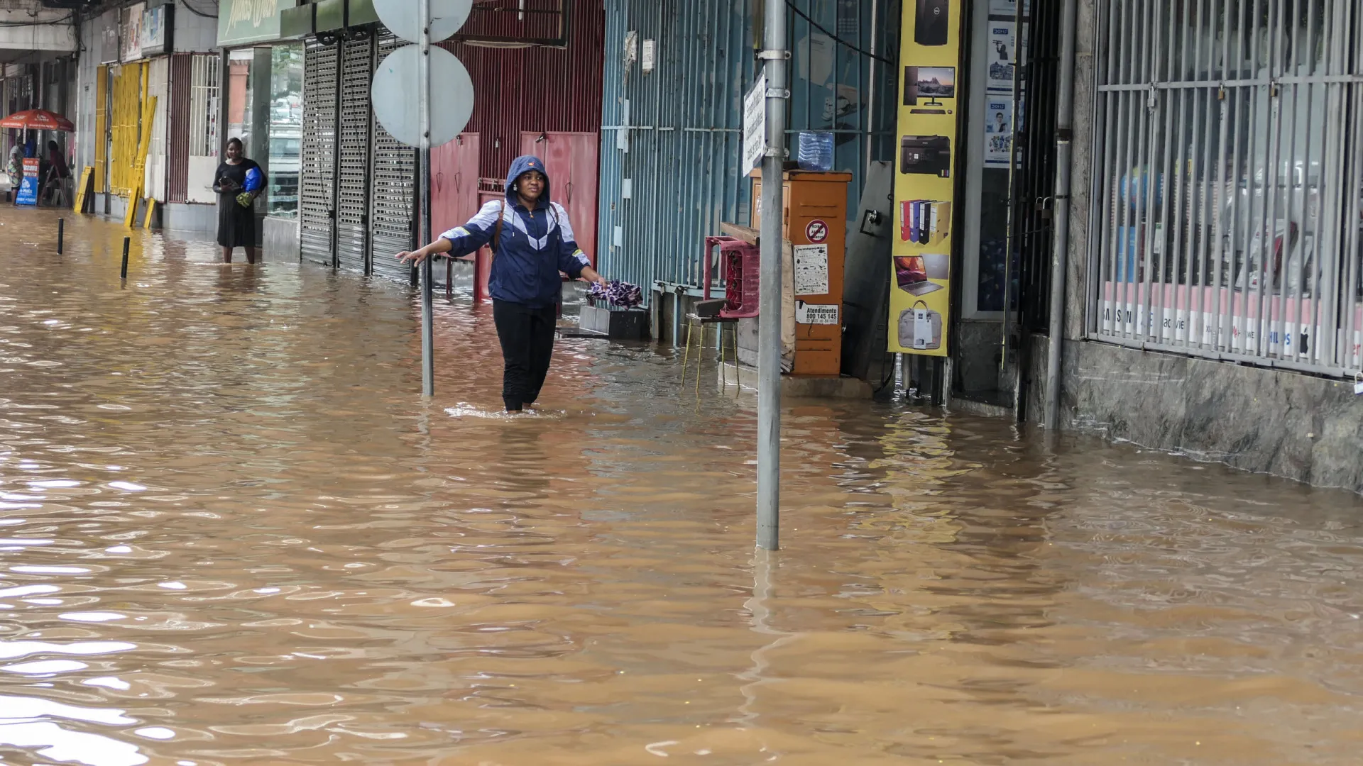 
                    Itália financia obra de drenagem para reduzir inundações em Maputo
                