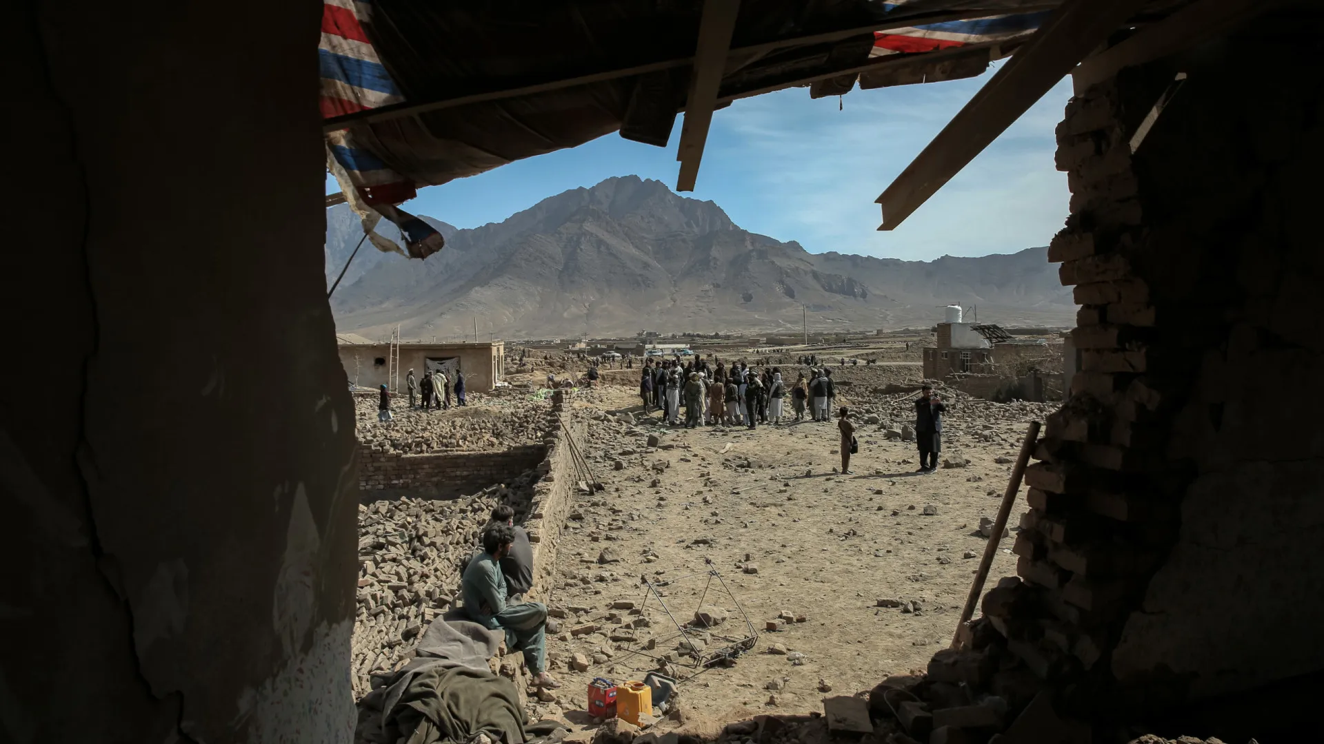 
                    Paquistão reivindica ataque a cidade afegã onde vive líder dos talibãs
                