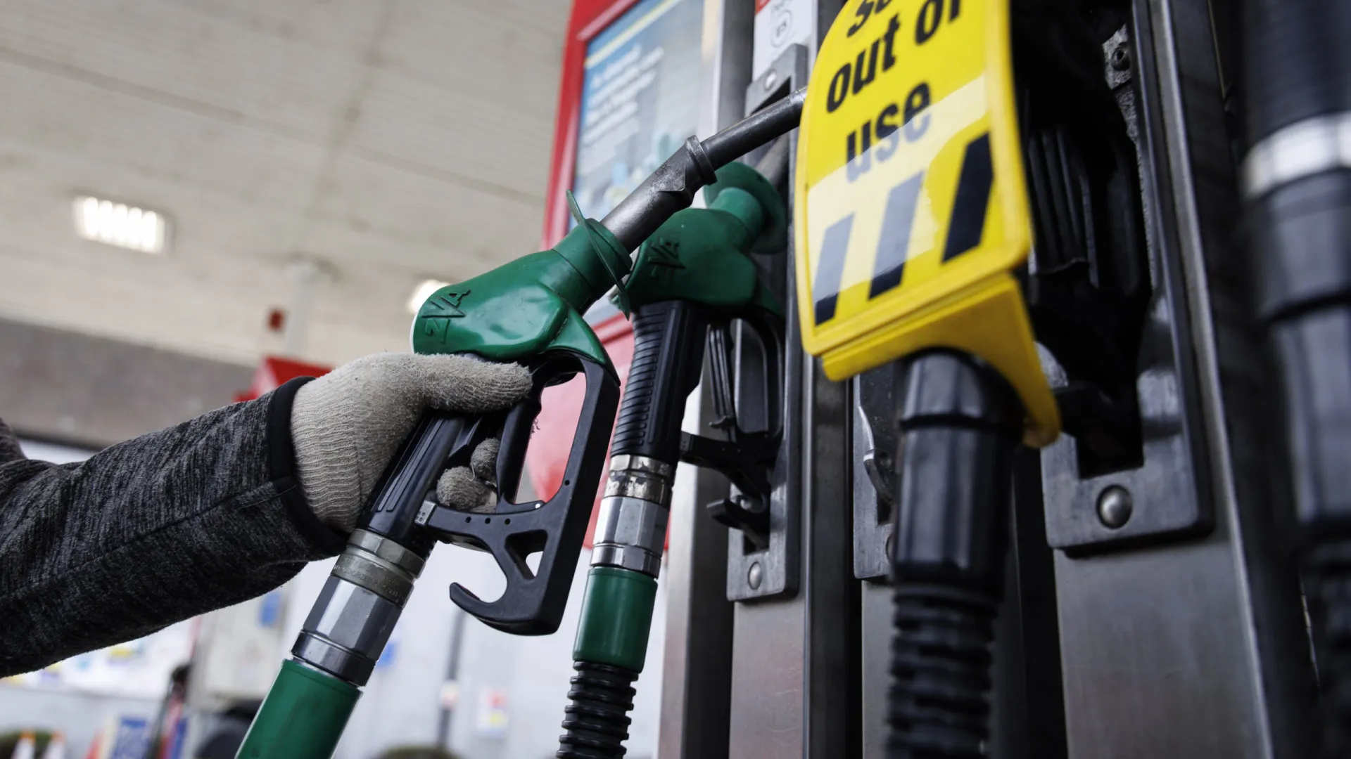 
                    EUA começam a libertar 172 milhões de barris da reserva de petróleo
                