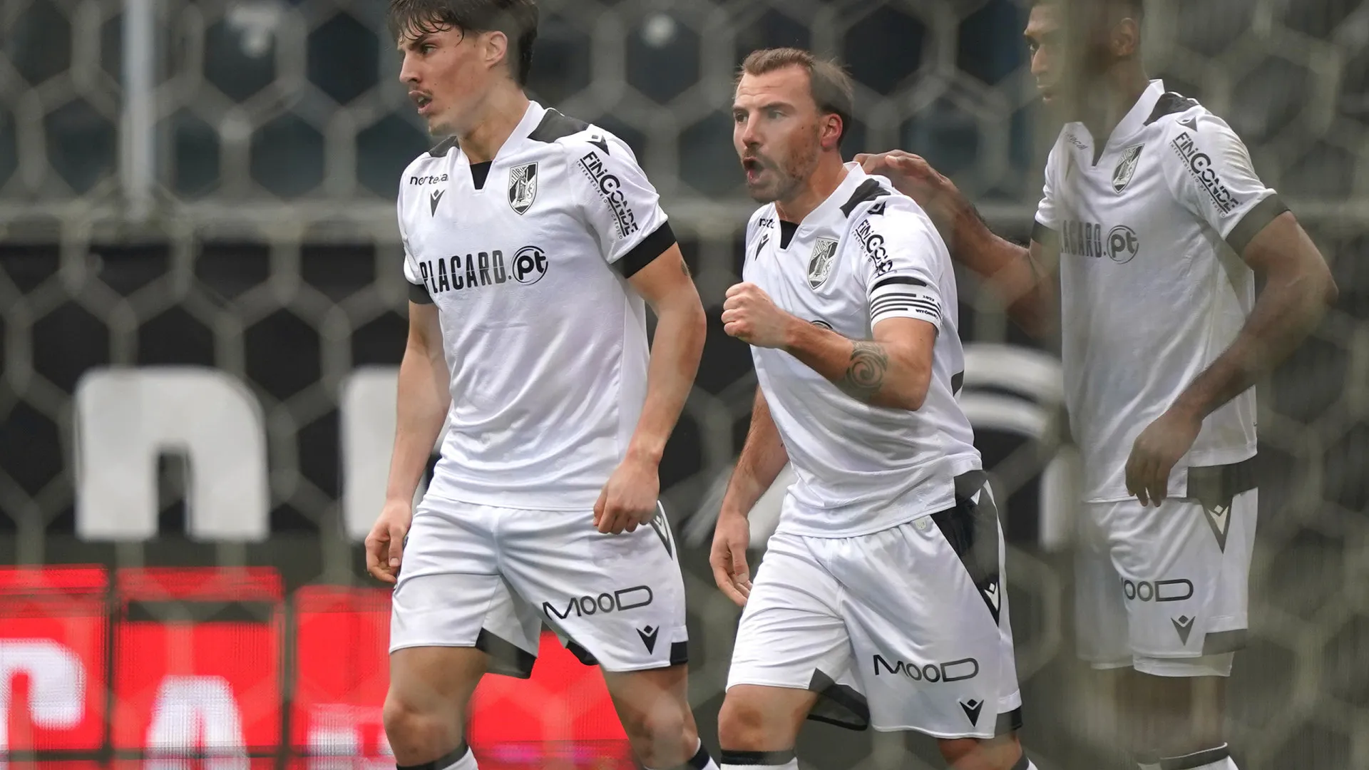 
                    FIFA impede Vitória SC de contratar jogadores por tempo indeterminado
                