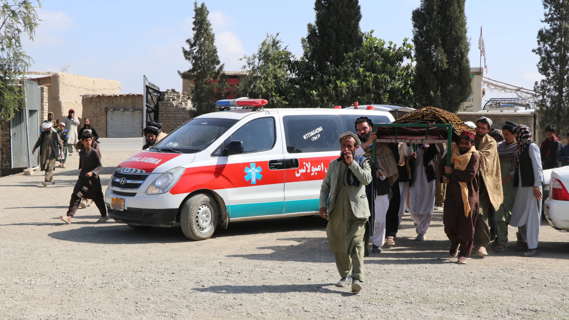 
                    Afeganistão acusa Paquistão de atacar Cabul e de provocar 