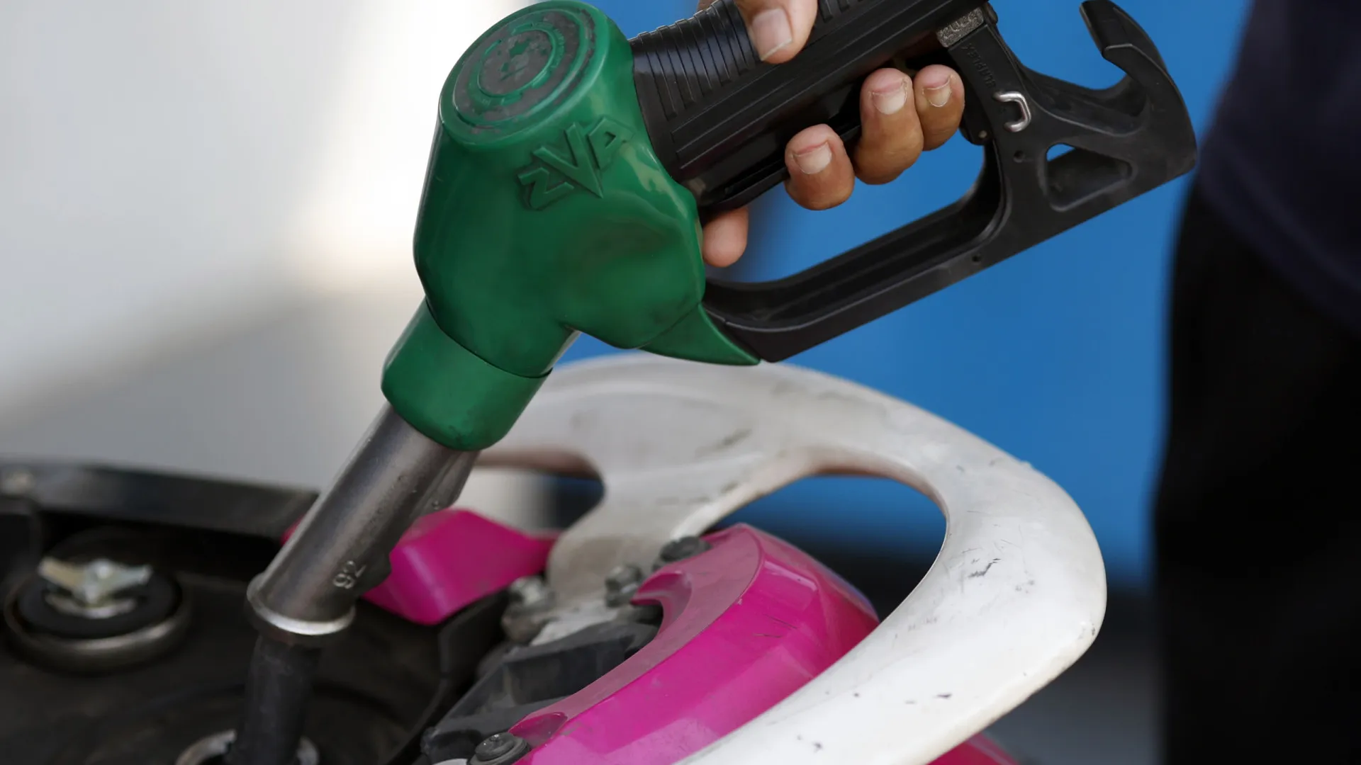 PM são-tomense prevê aumento do preço do combustível e bens essenciais