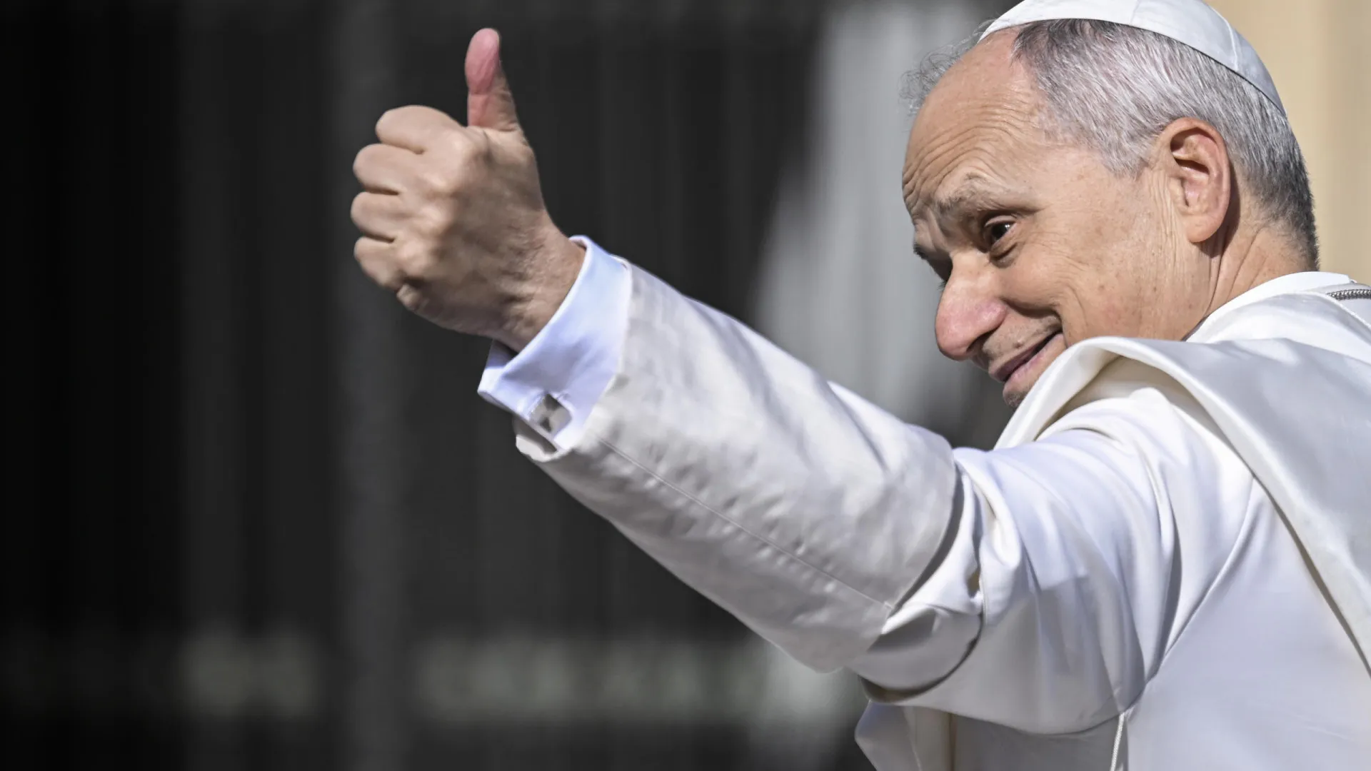 
                    Papa visita Angola como 