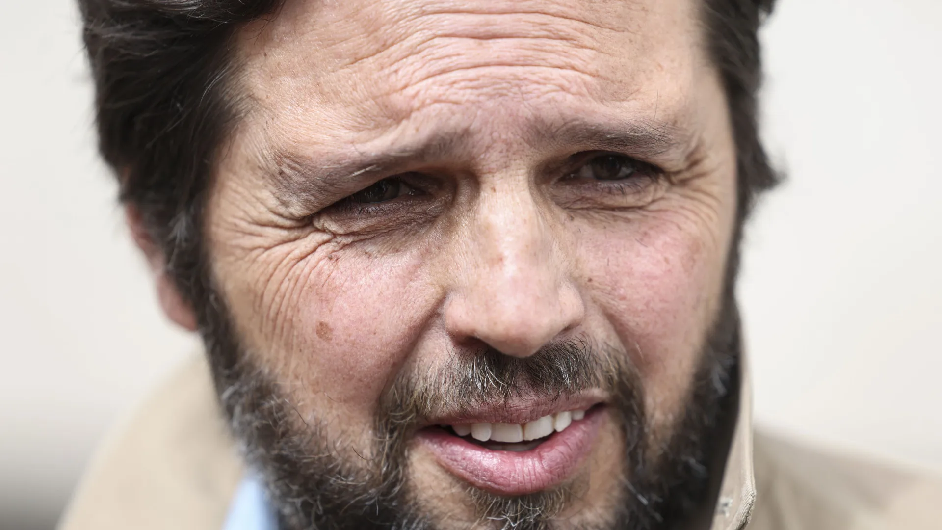 
                    Representante de Portugal na Bienal contra participação da Rússia e Israel
                