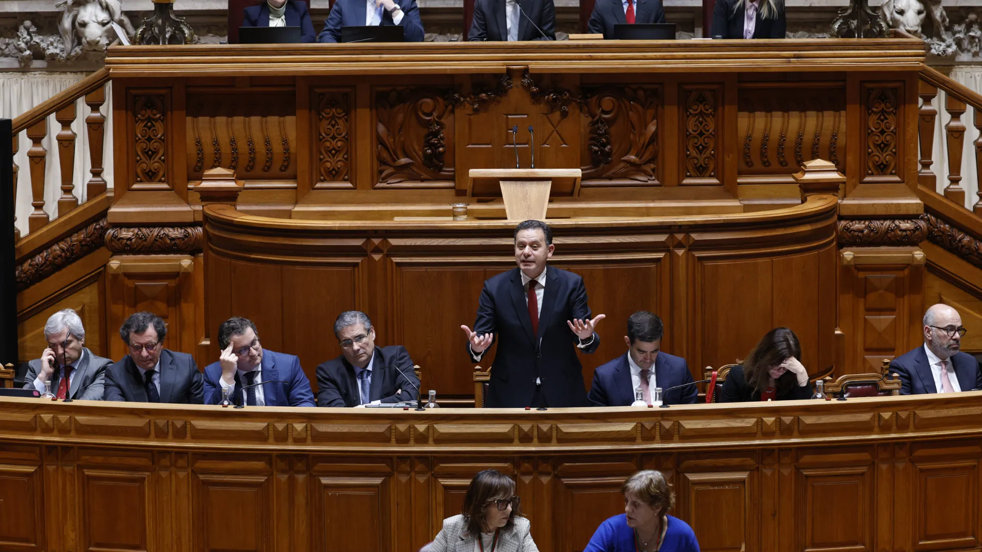 
                    Lei laboral? Governo 