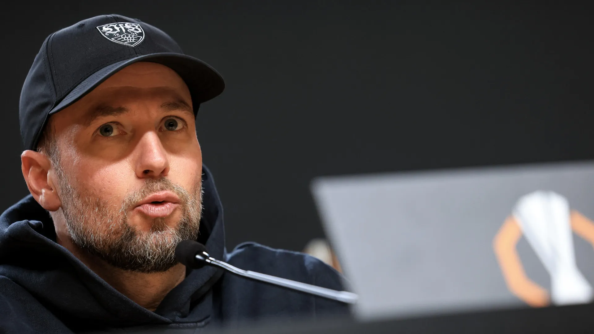 Hoeness pede Estugarda "no limite" para discutir apuramento com FC Porto