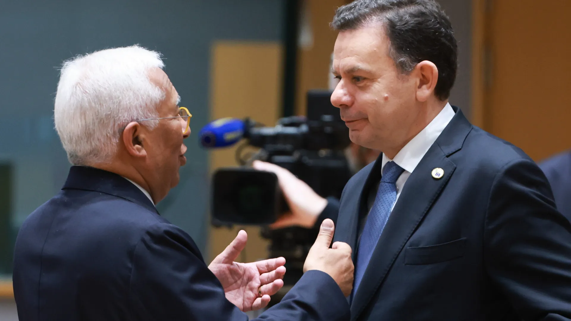 António Costa em "total solidariedade" com Portugal após tempestades