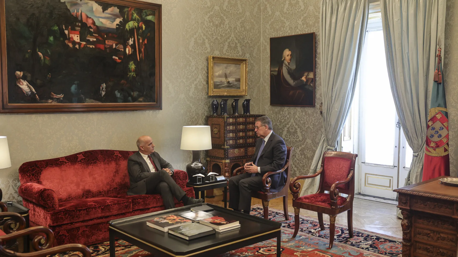 Raimundo acusa Chega de ter como primeira preocupação os "próprios tachos"