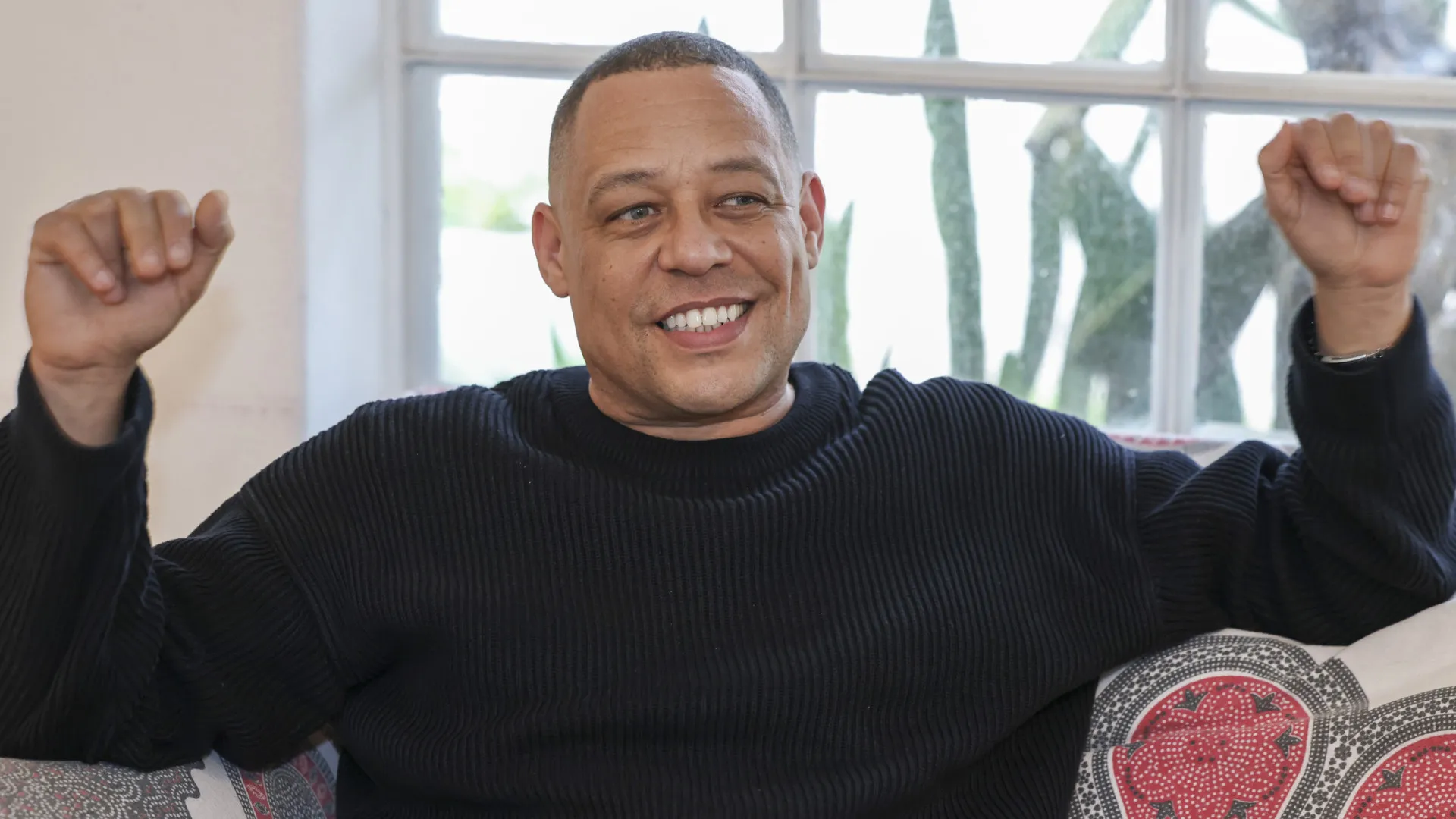 
                    Carlão passa em revista carreira no novo álbum 