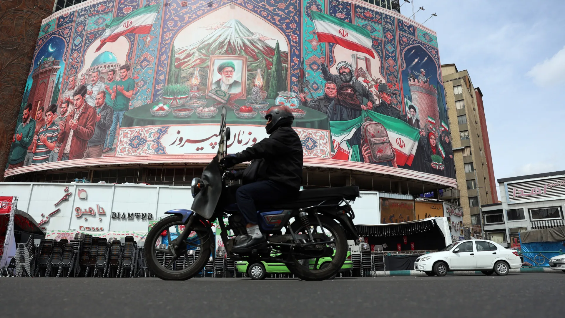 
                    Teerão nega estarem em curso negociações com Washington
                