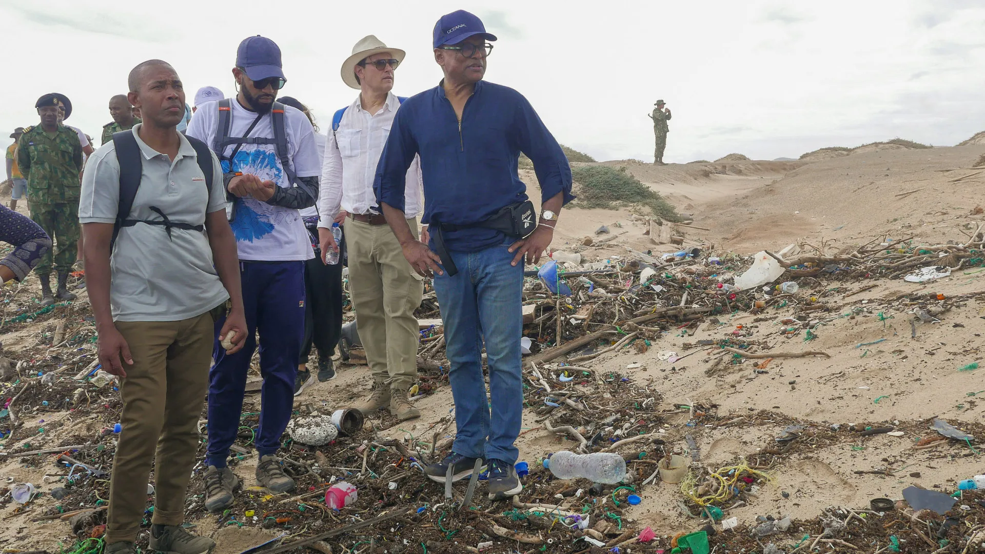 Cabo Verde lança debate sobre Santa Luzia, ilha contaminada por plástico