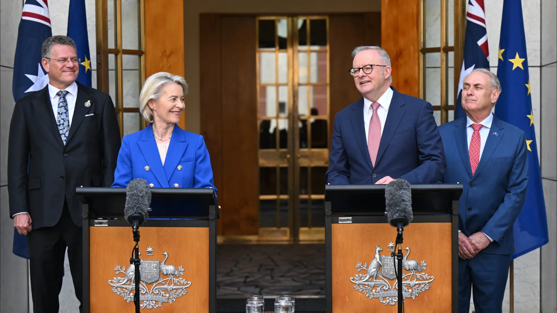 
                    Austrália e União Europeia assinam acordo de comércio livre
                