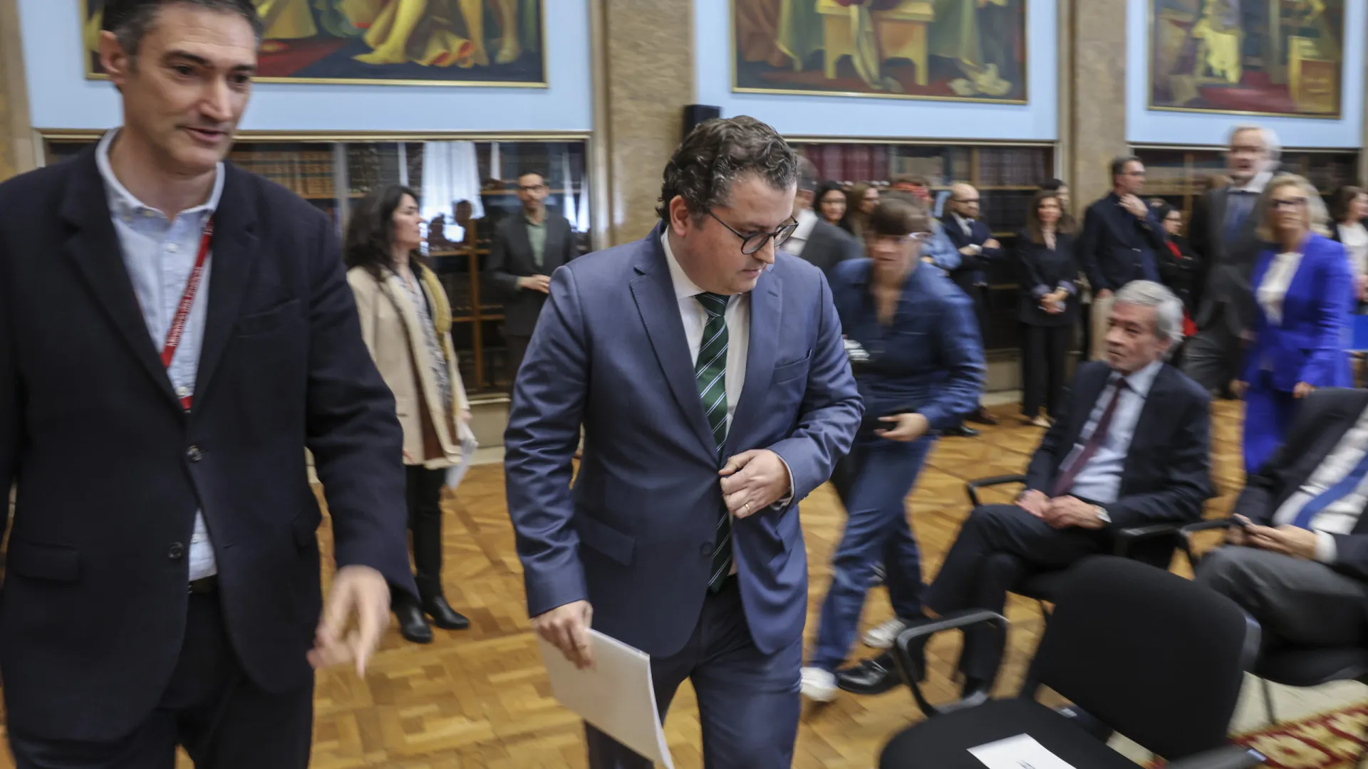 
                    Baixar IVA? Governo considera extemporâneo anunciar medidas contra crise
                