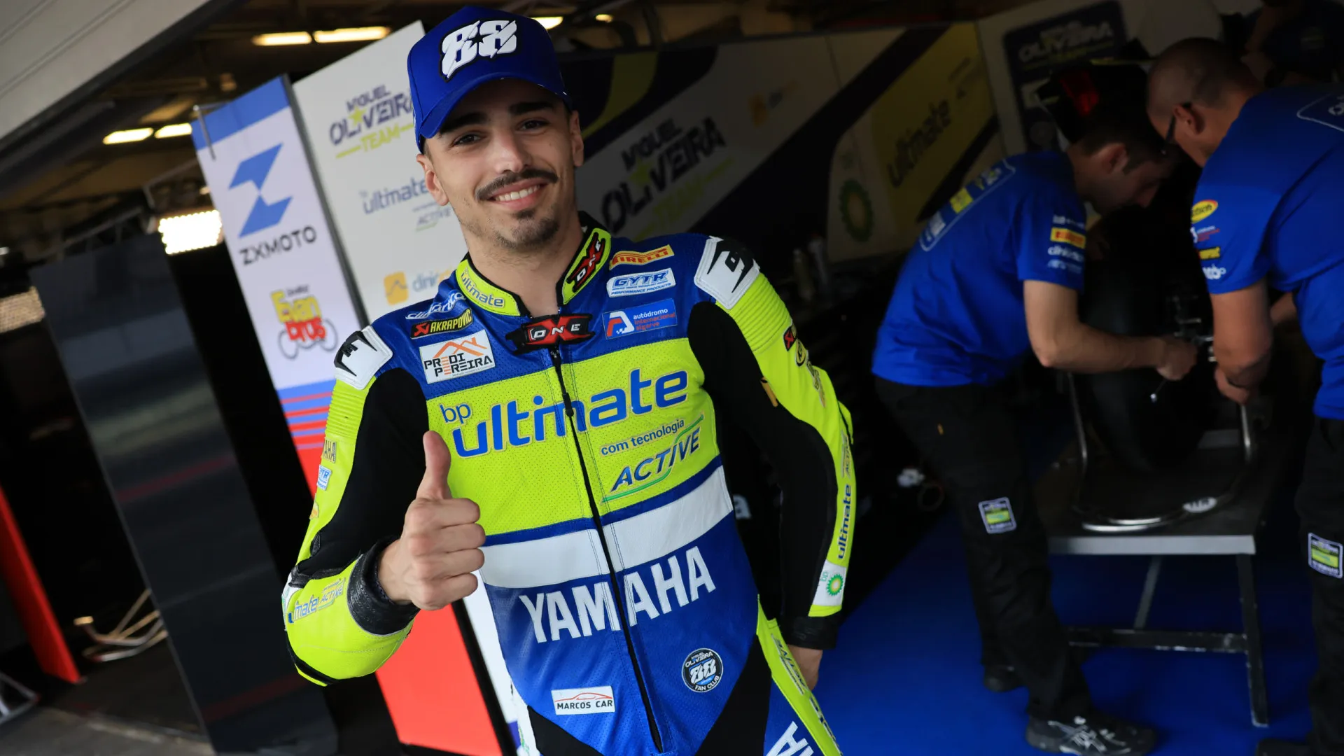 
                    Alonso estreia-se na equipa de Miguel Oliveira em último em Portimão
                