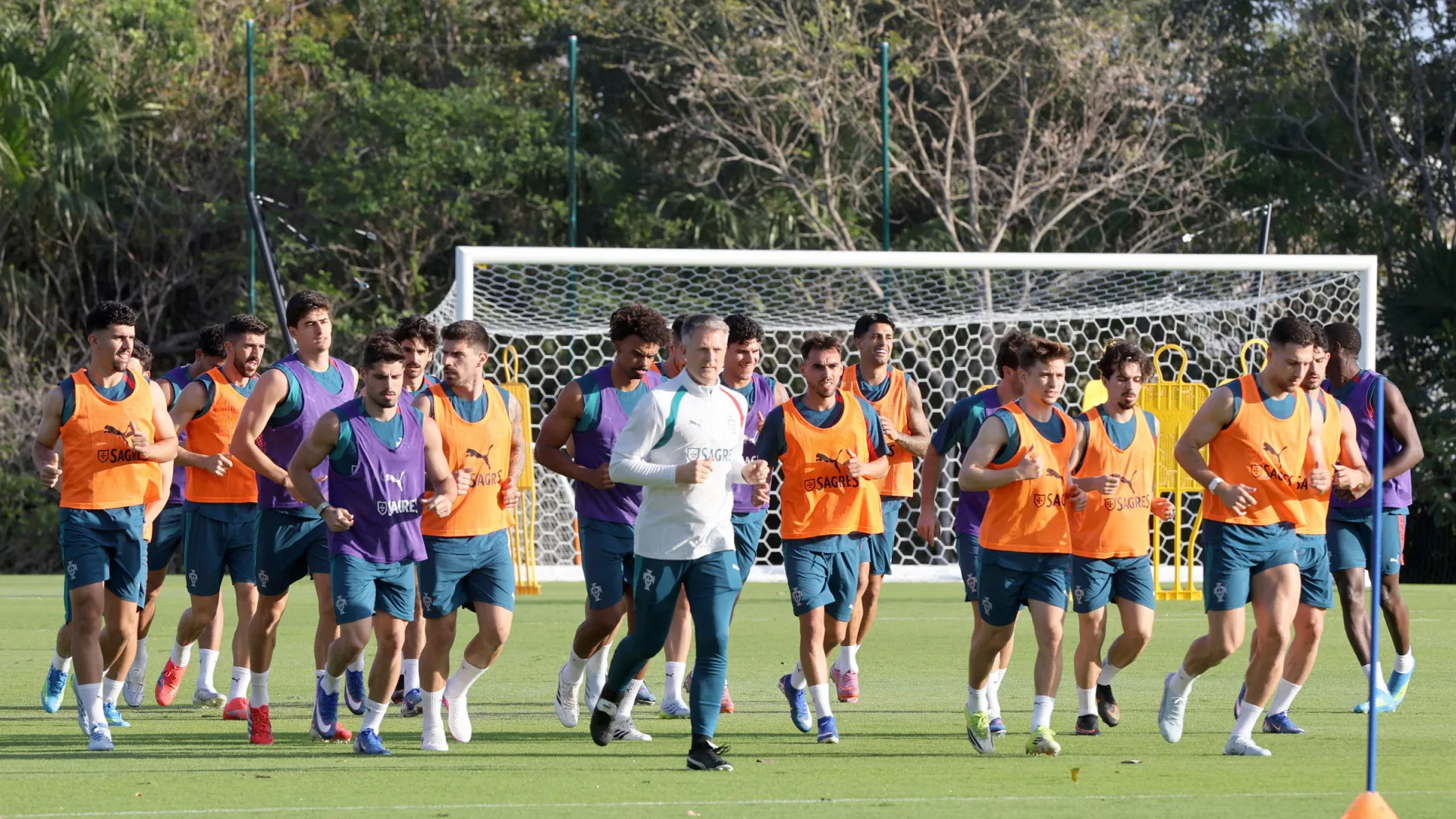 Boas notícias, Martínez. Portugal a todo gás para particular com México