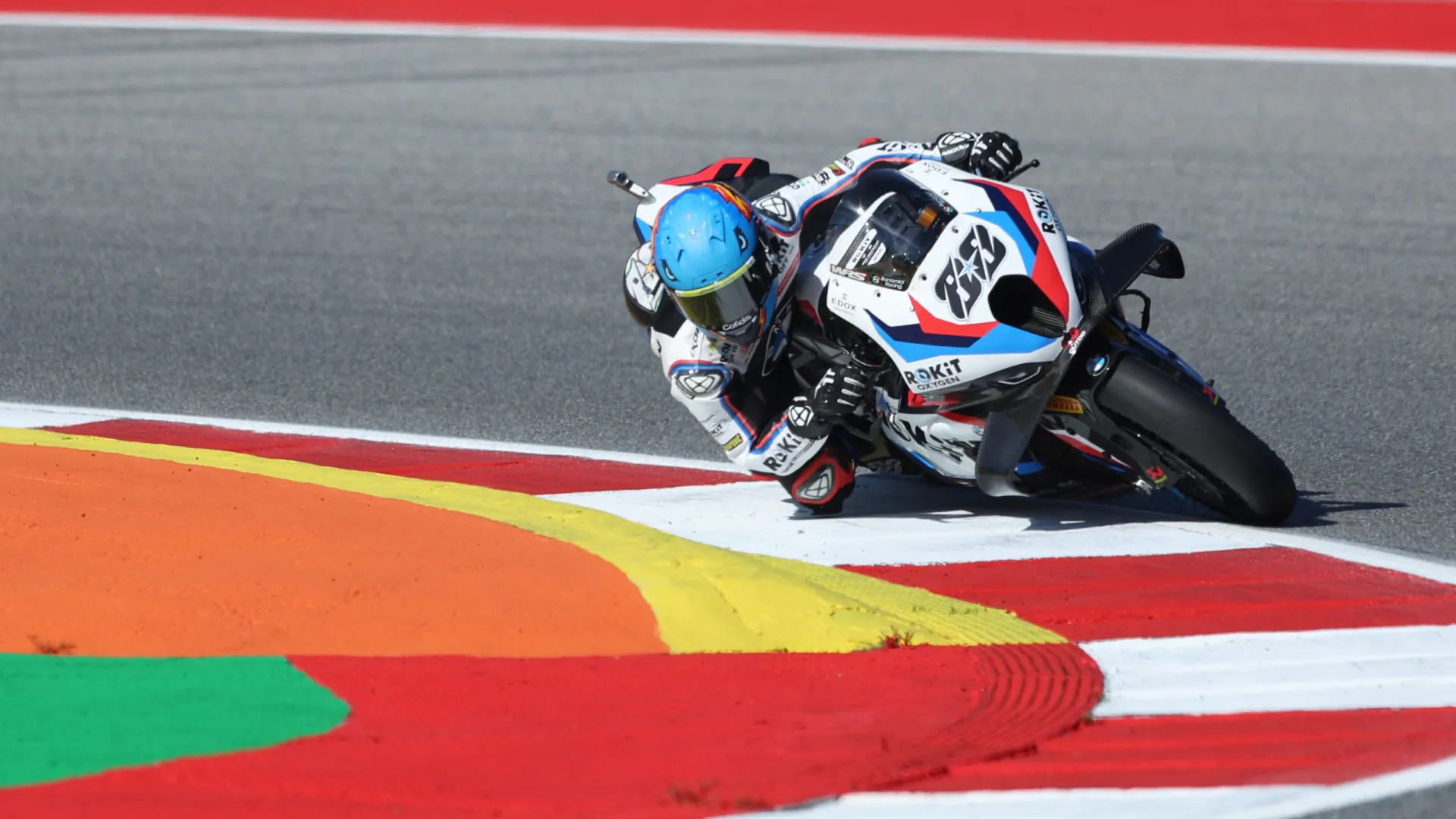 
                    Miguel Oliveira cai na terceira sessão dos treinos livres em Portimão
                