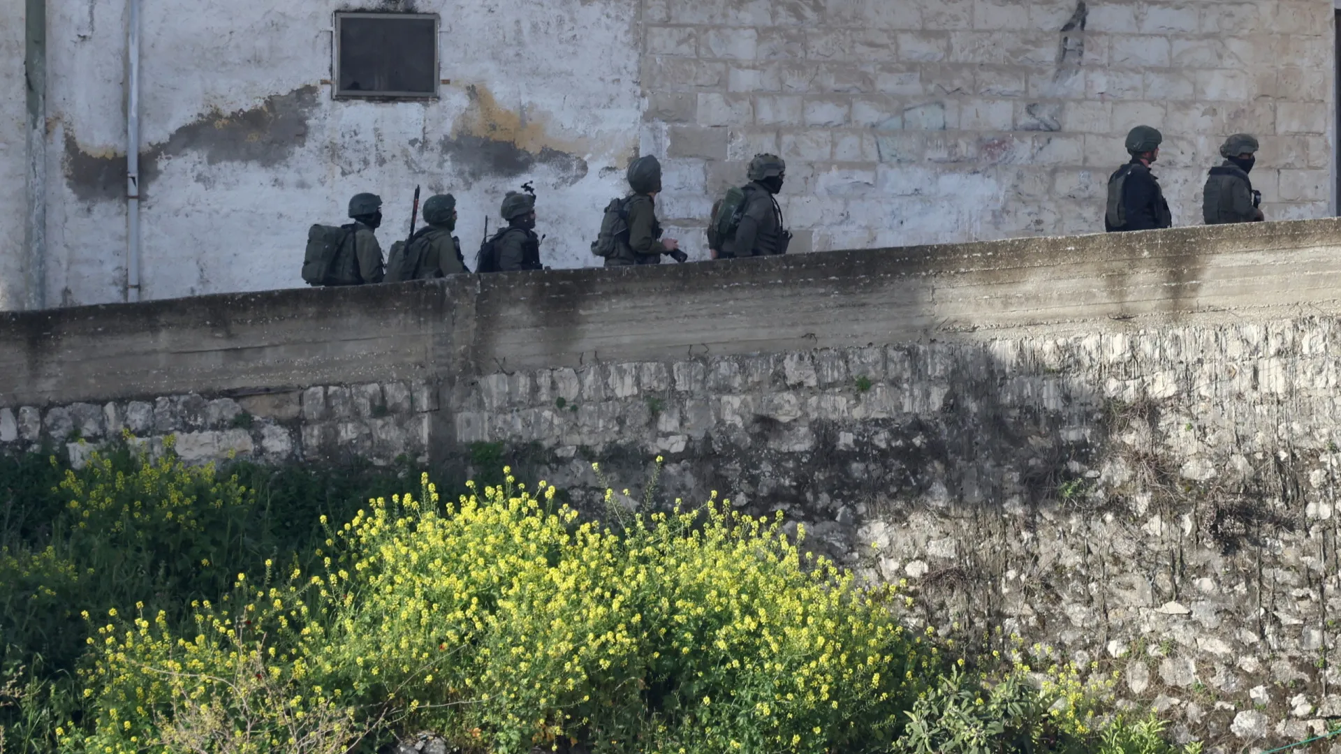 
                    Imprensa estrangeira condena violência de soldados israelitas contra jornalistas
                