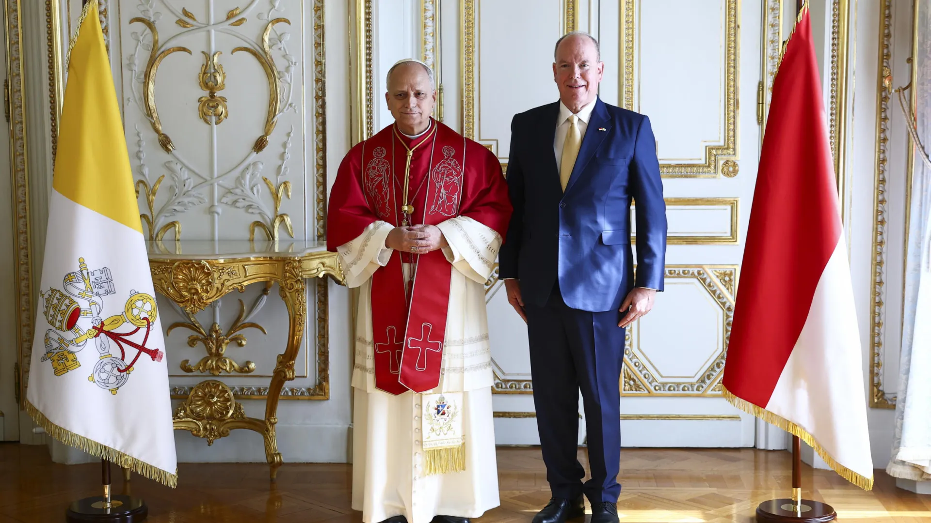 
                    Papa denuncia no Mónaco aprofundamento dos 