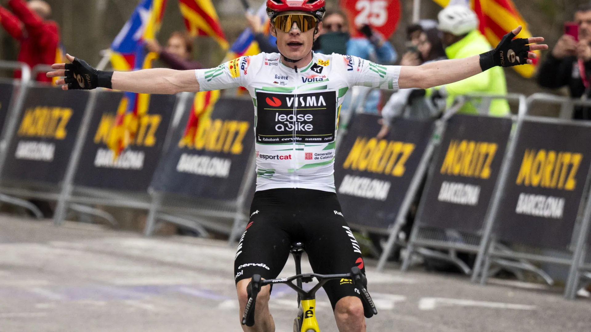 Brady Gilmore vence na festa de Vingegaard na Volta à Catalunha