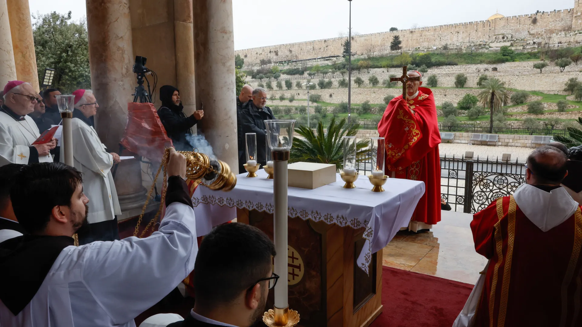 
                    Embaixador americano considera bloqueio a patriarca 