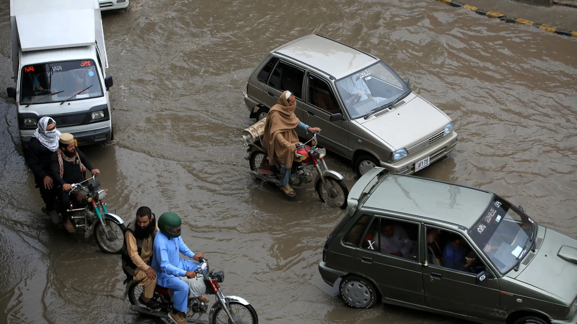 
                    Pelo menos 45 mortos devido ao mau tempo no Afeganistão e Paquistão
                