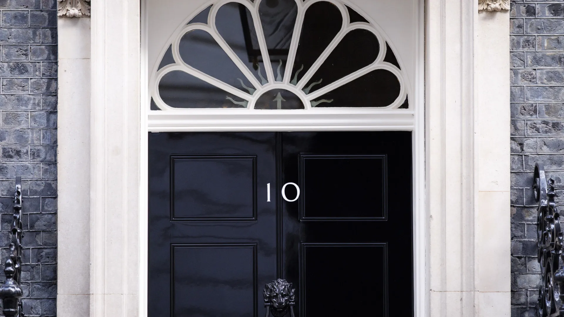 
                    Londres vai suspender restituição das Ilhas Chagos por falta de apoio dos EUA
                