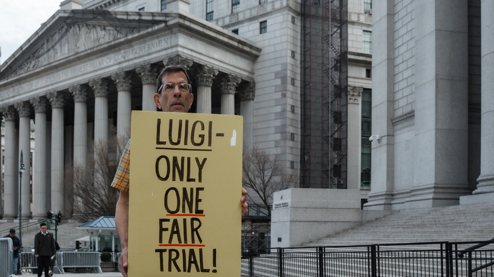 
                    Primeiro julgamento de Luigi Mangione marcado para setembro
                