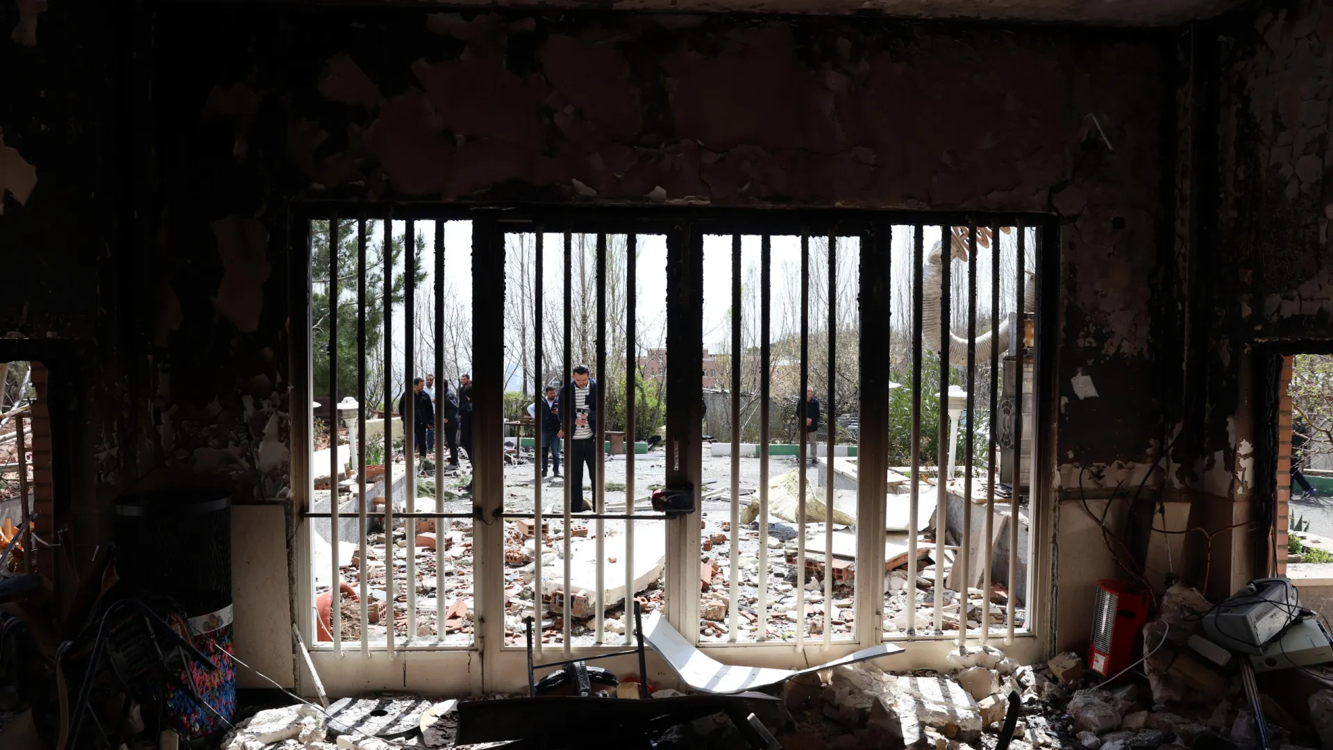 
                    Bolsas europeias em forte alta animadas com trégua da guerra no Médio Oriente
                